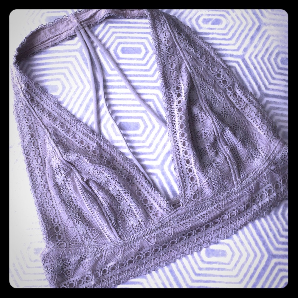 ✨Beautiful Lace Halter Bralette✨